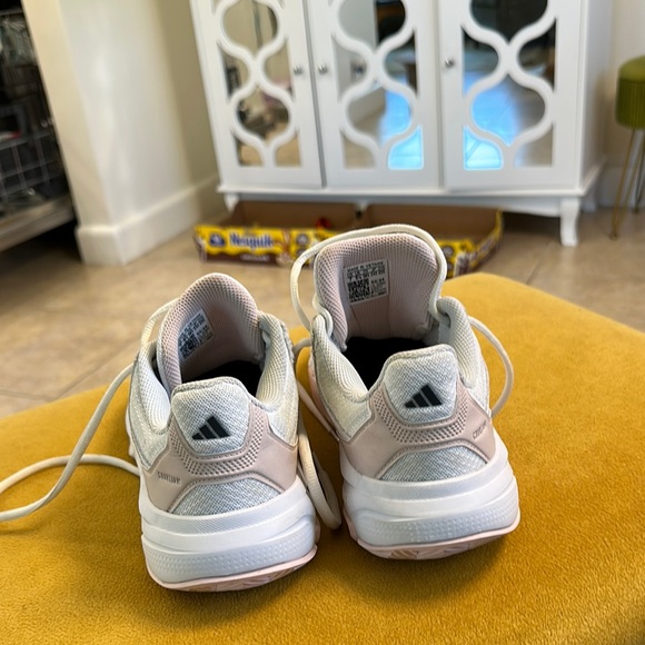 Adidas Women’s White Sneakers - Picture 3 of 9